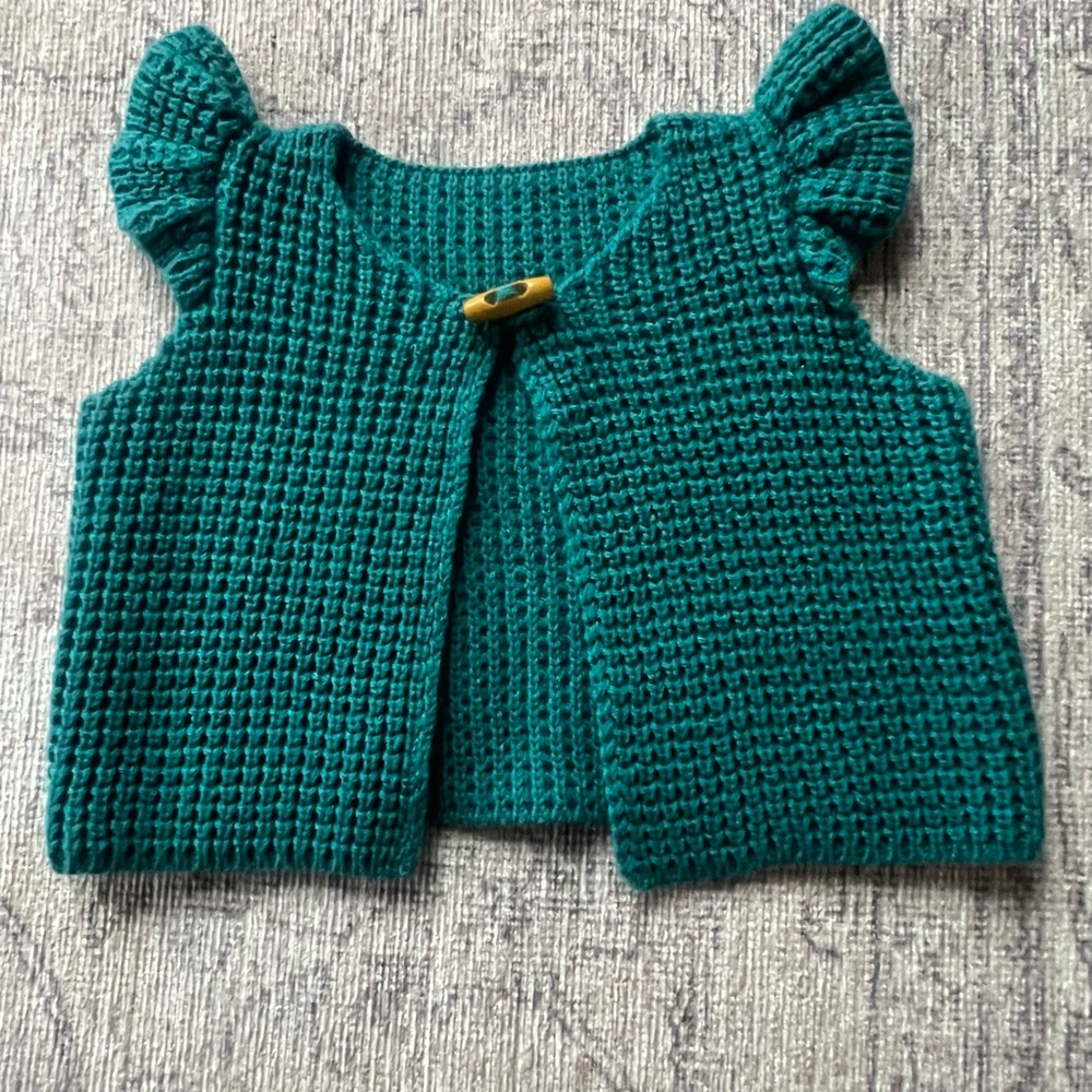 NWOT 2T Oeuf vest